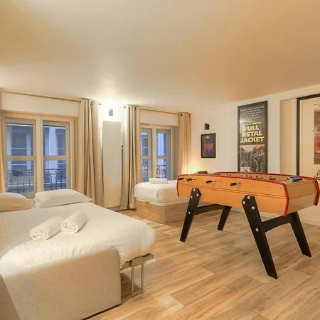 Hollywood Nostalgia, 8 Personnes - Parking, Terreaux Lägenhet